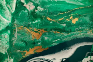 Read more about the article How to Tell If Malachite Is Real: A Gem Expert’s Guide to Spotting the Genuine Stone